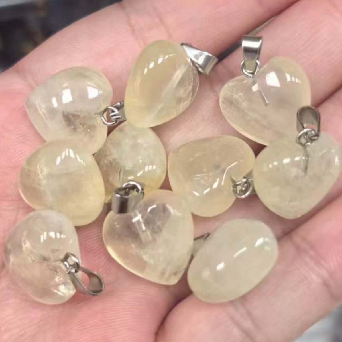 22:Yellow crystal (white K)