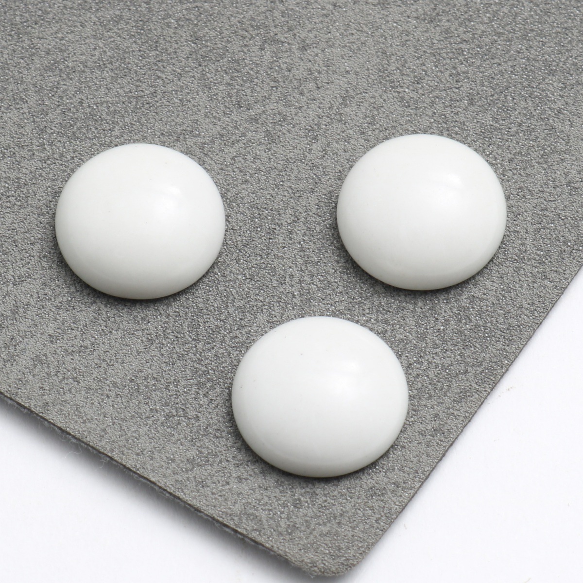 White jasper (solid color) 20mm