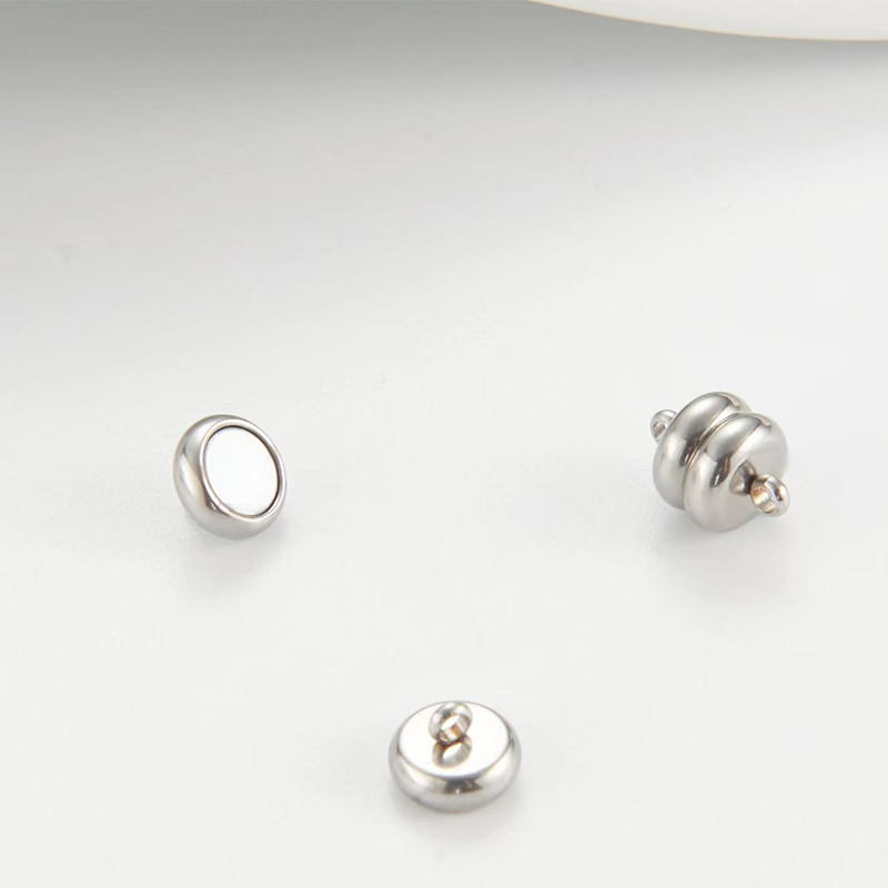 4:Steel color pearl buckle