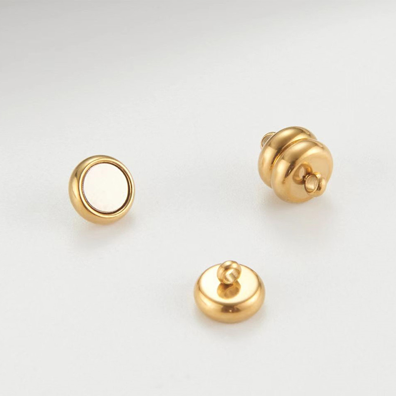 9:Gold pearl buckle