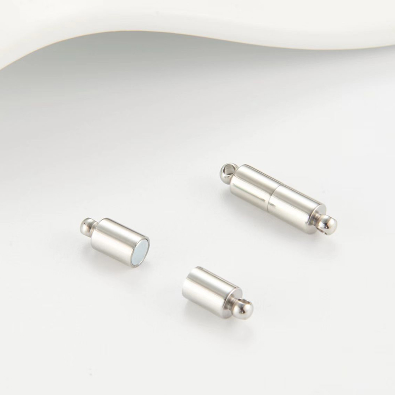 Steel color integrated barrel buckle