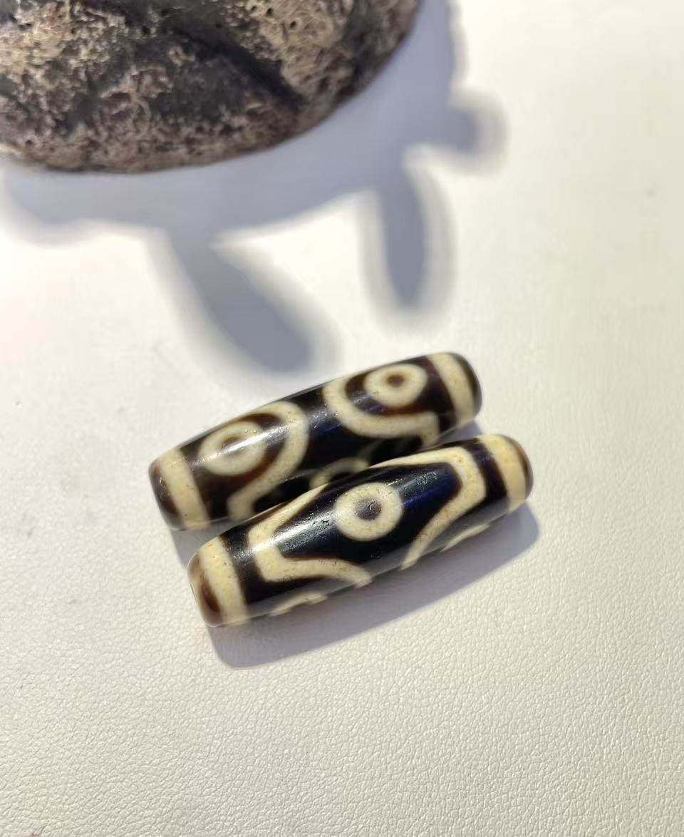 Six eyes 12x38mm