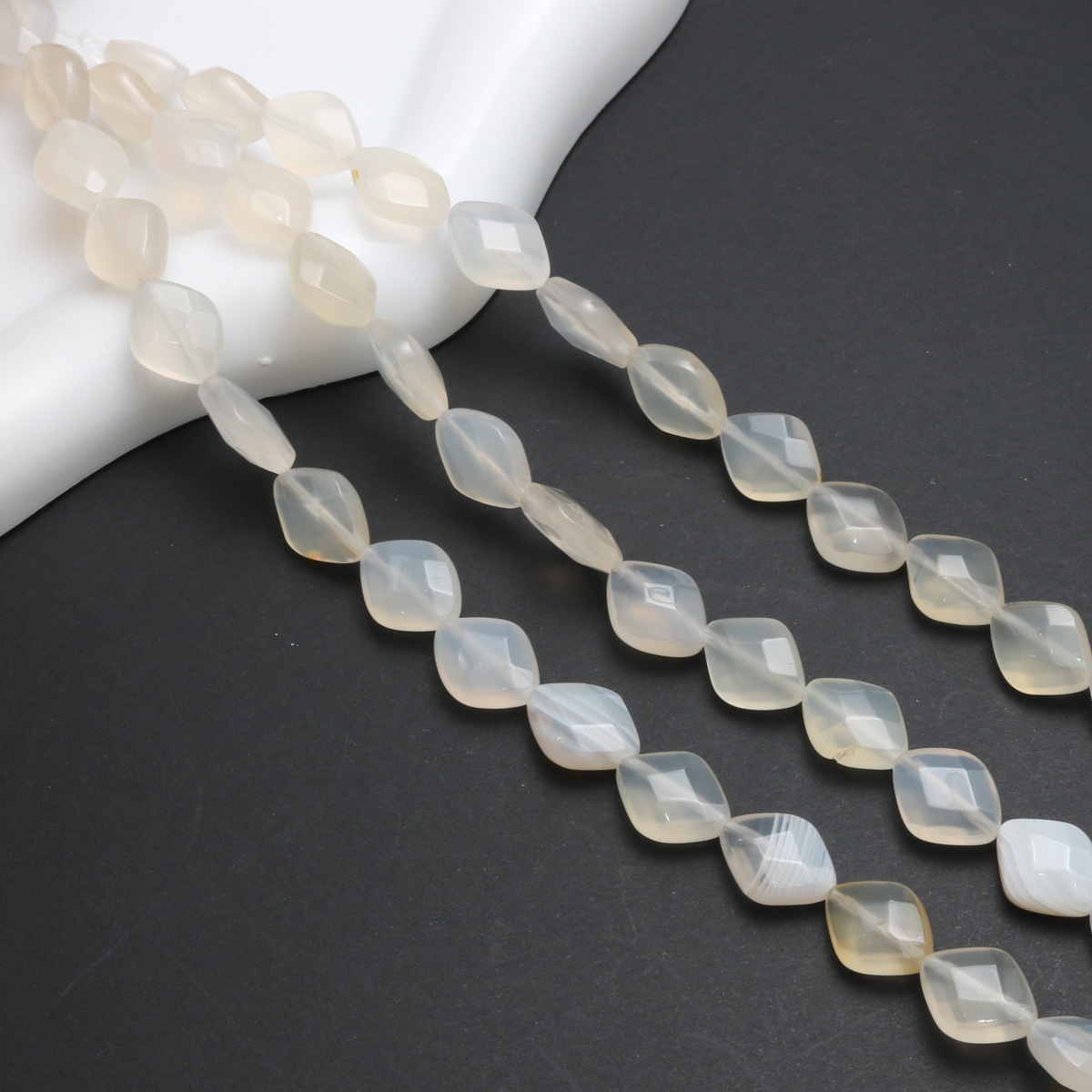 white agate 10*12mm