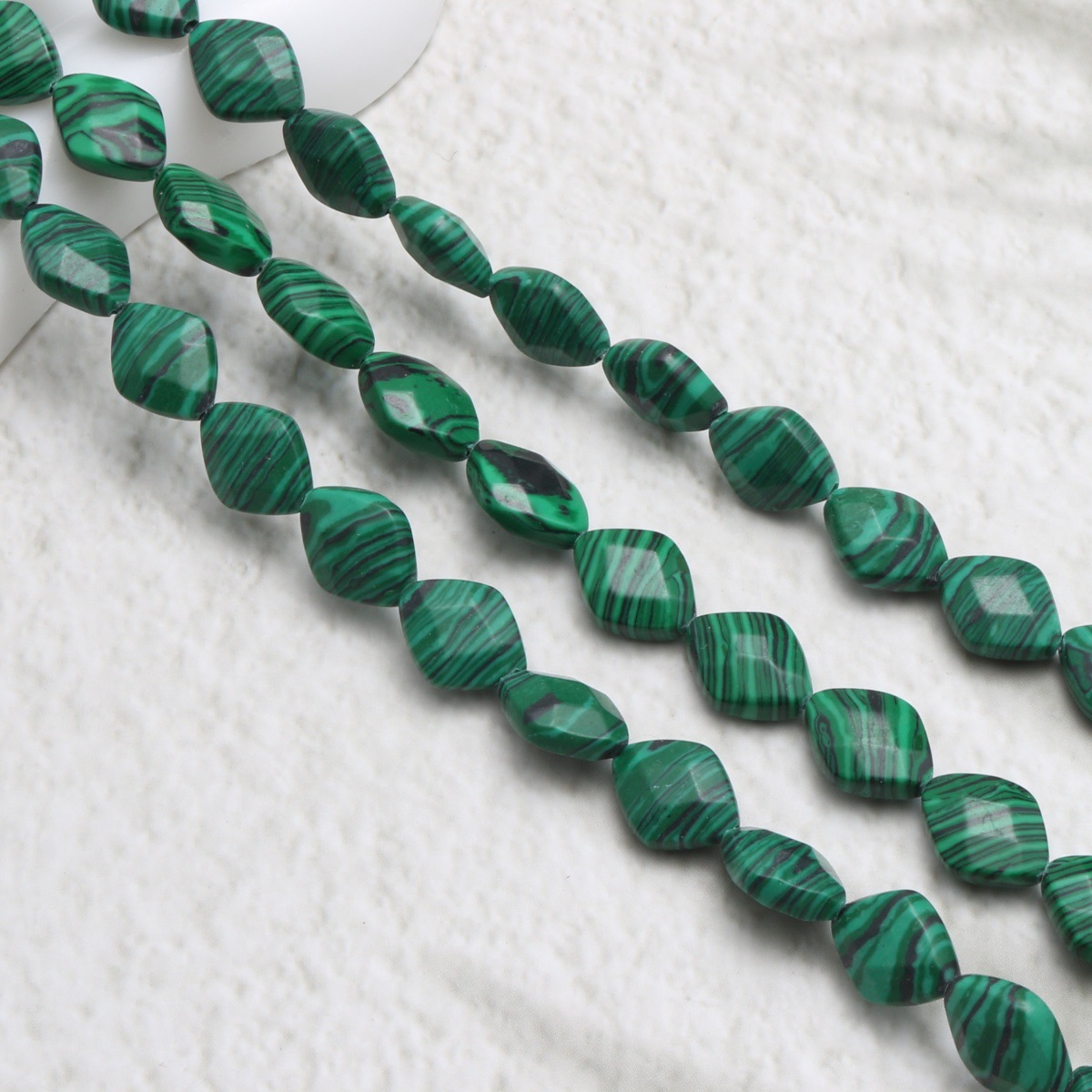 15:synthetic malachite