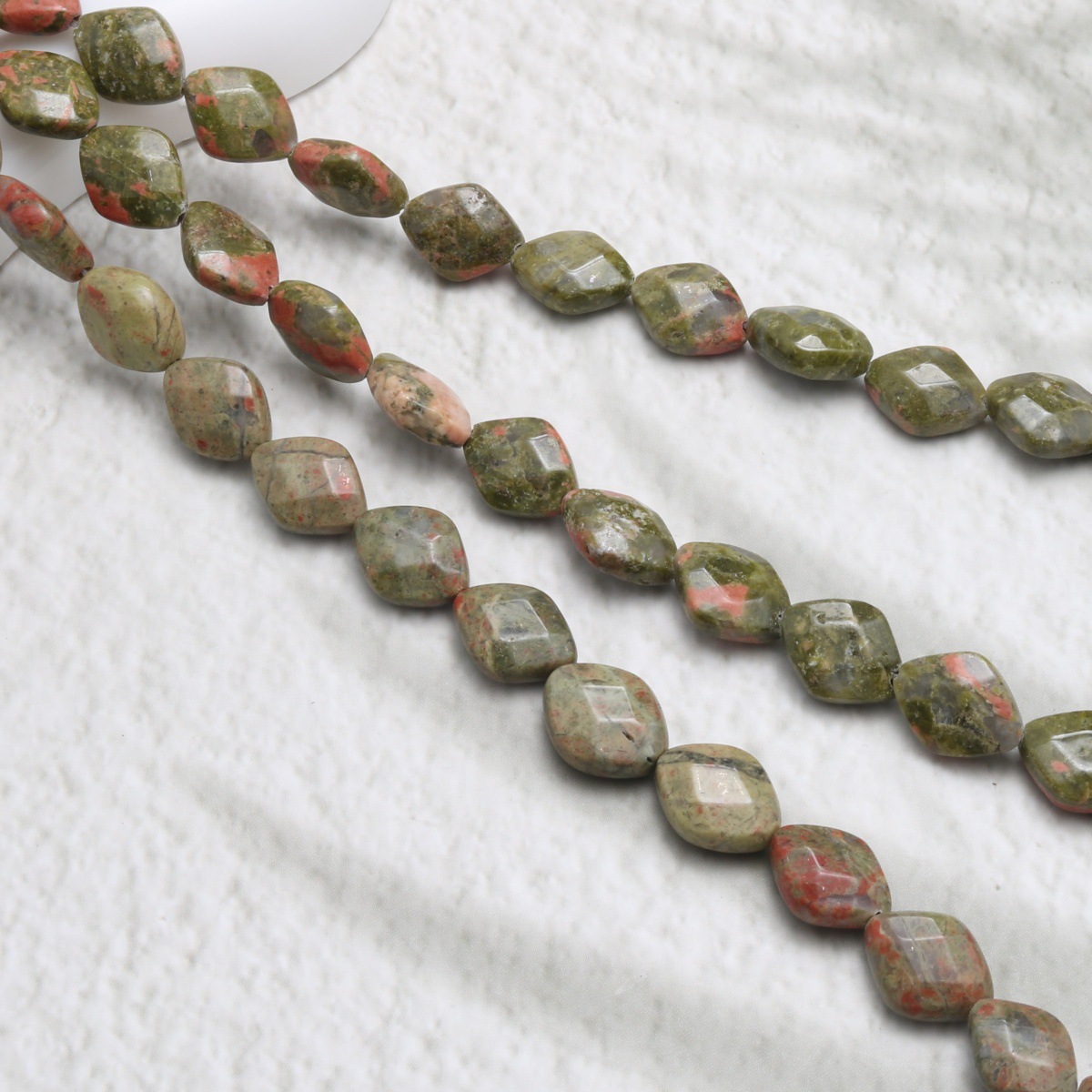 17:Unakite