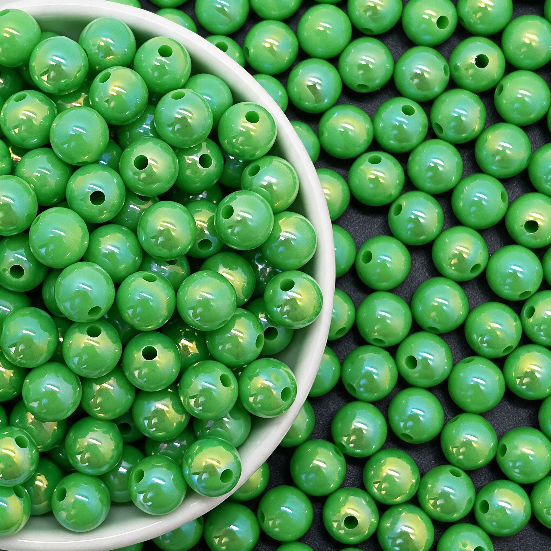 Iridescent Emerald Green 8mm (1900pcs, hole size a