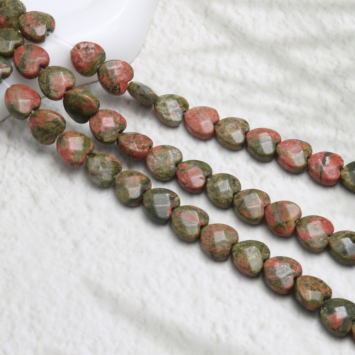 27:Unakite
