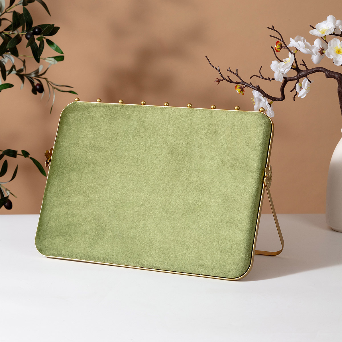 10:Beveled soft bag with support green