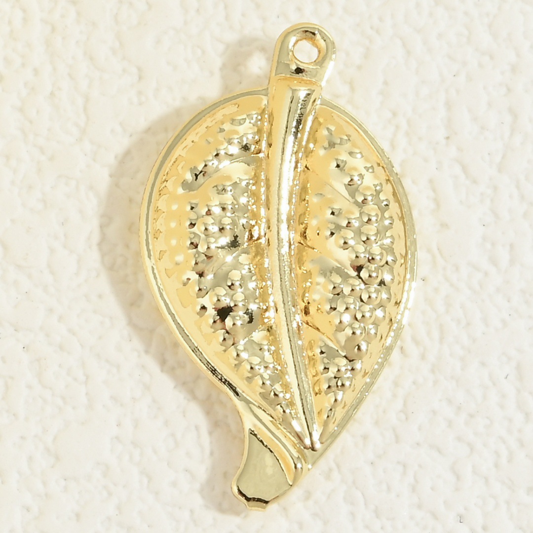 1:VD2496 golden leaves