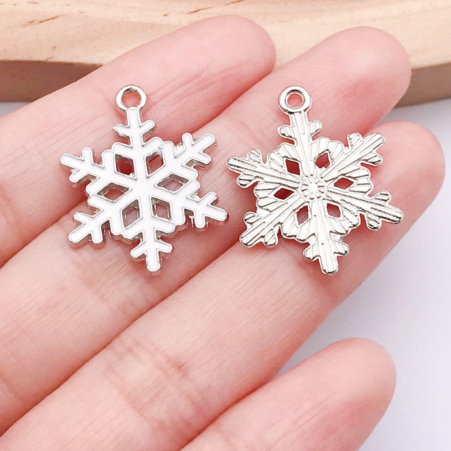 2:1 white k white hexagonal christmas snowflake 18x24mm-1.2g-12646