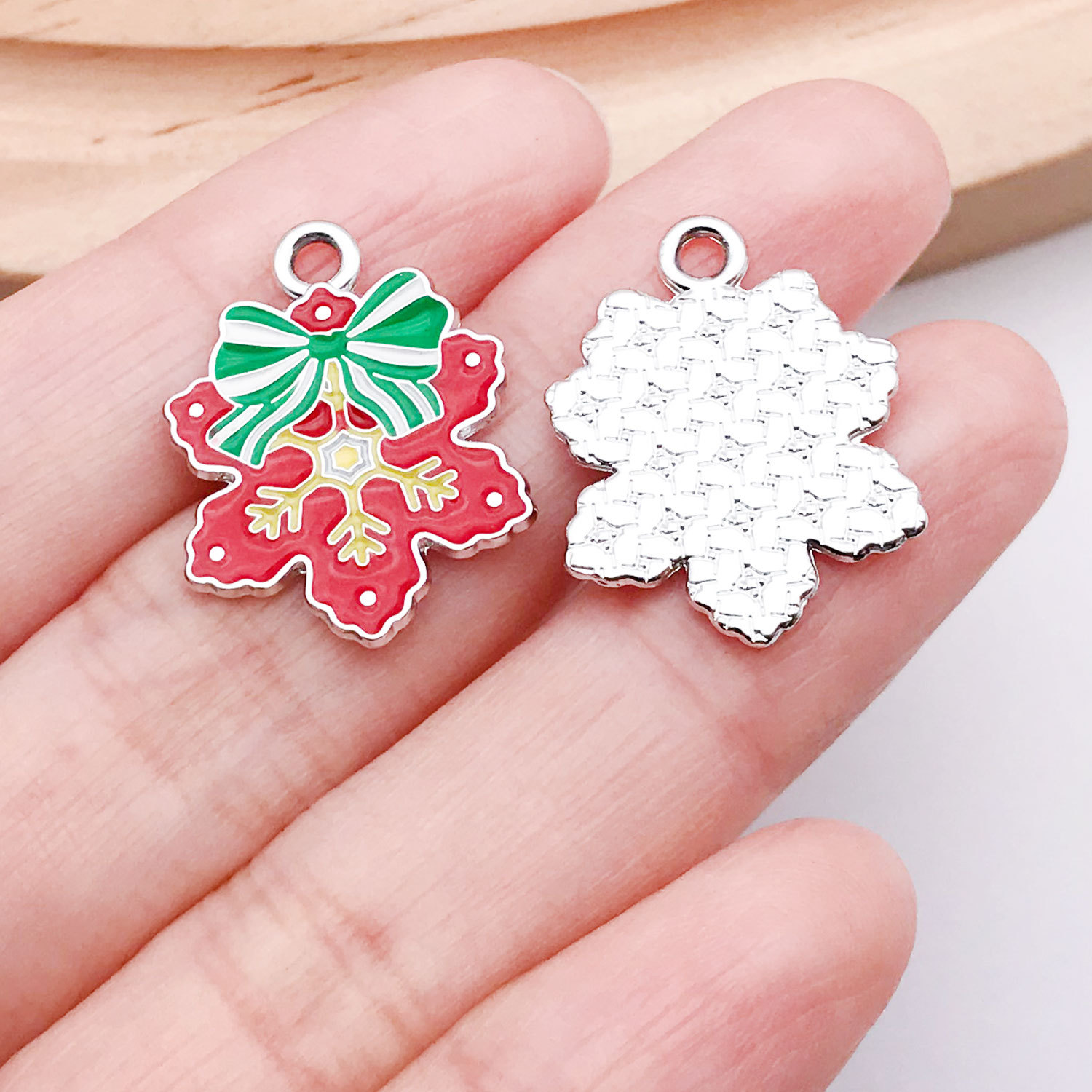 5:1 white k oil drop red bow snowflake 22x17mm-1.3g-19673