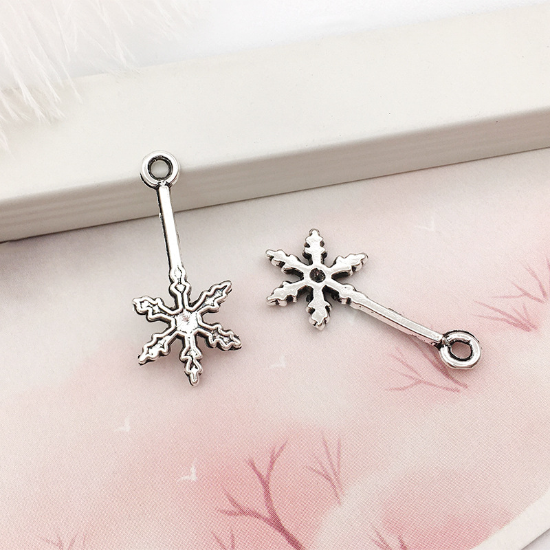 1 ancient silver snowflake 14x2mm-7005