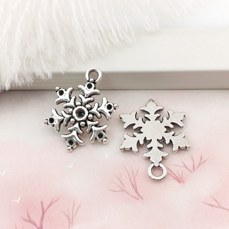 1 ancient silver snowflake 16x21mm-8390