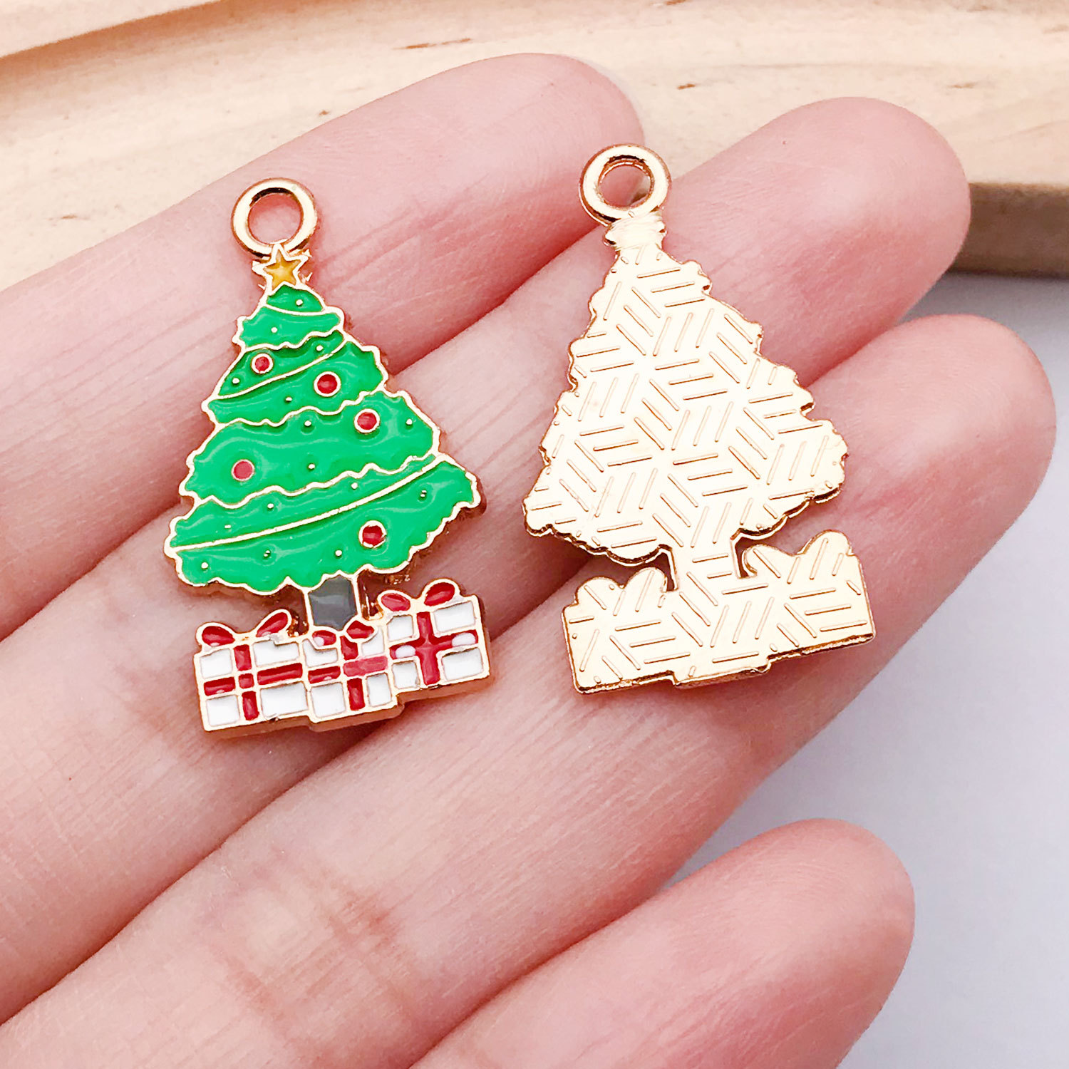2:1 green gift christmas tree 28x16mm-1.9g-19569