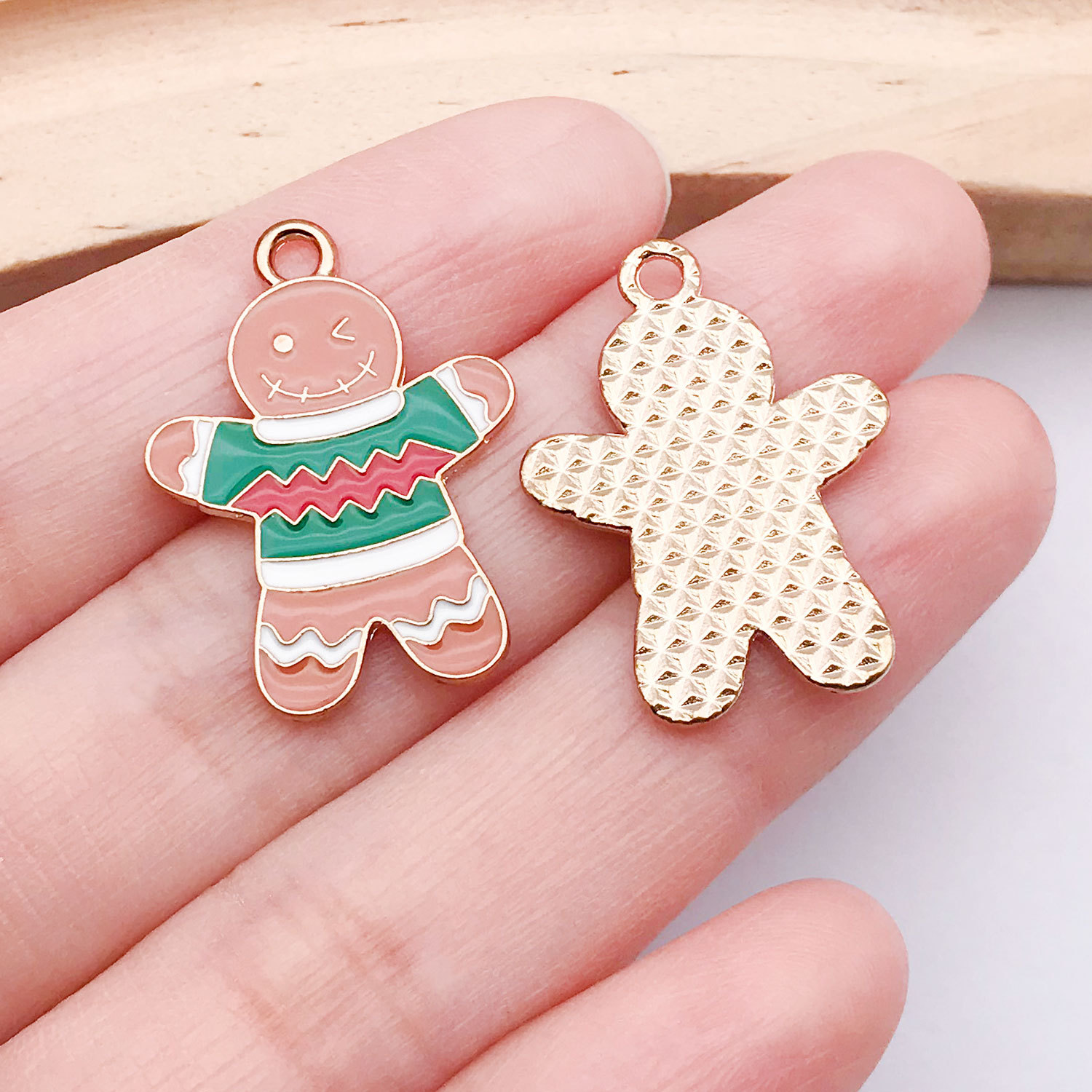 16:1 brown gingerbread man 25x19mm-1.4g-25279