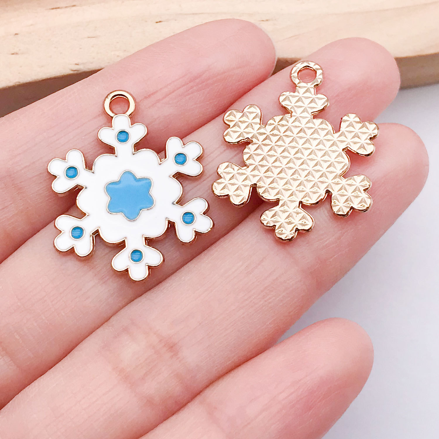 23:1 white snowflake 26x20mm-1.55g-25286
