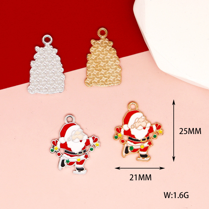 3:3 ski santa clauses
