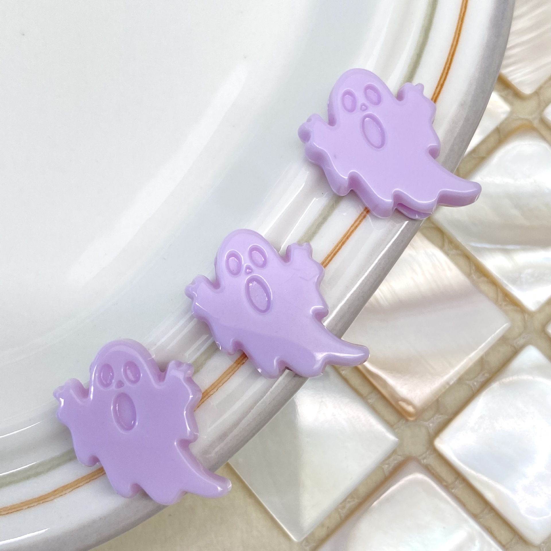4:Lilac purple