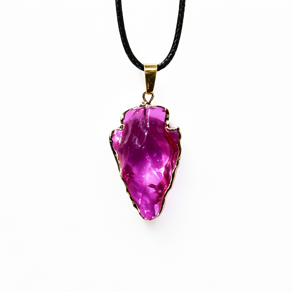 1:Red-edged arrow pendant