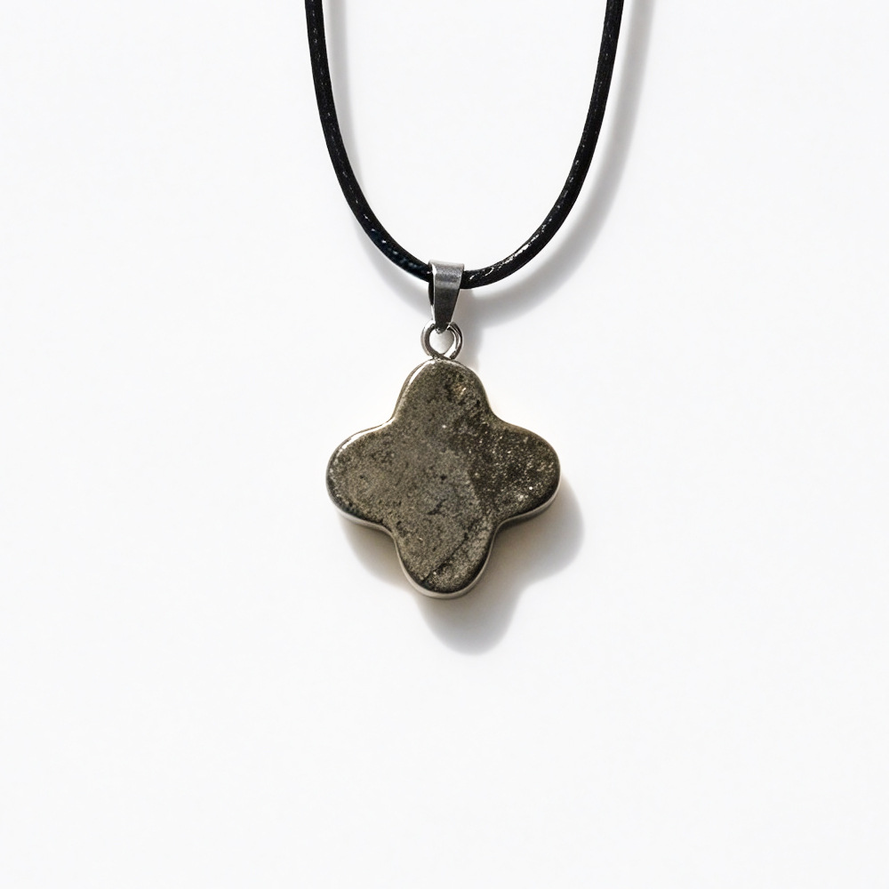 5:4*20mm four-leaf clover (comes with a lanyard)
