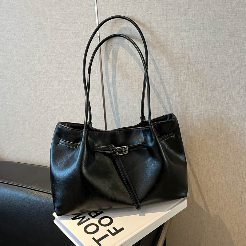 Glossy black