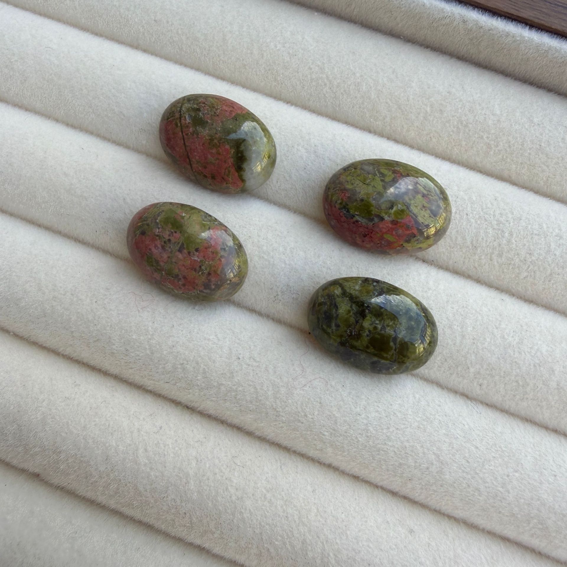 Floral green stone 13x18mm