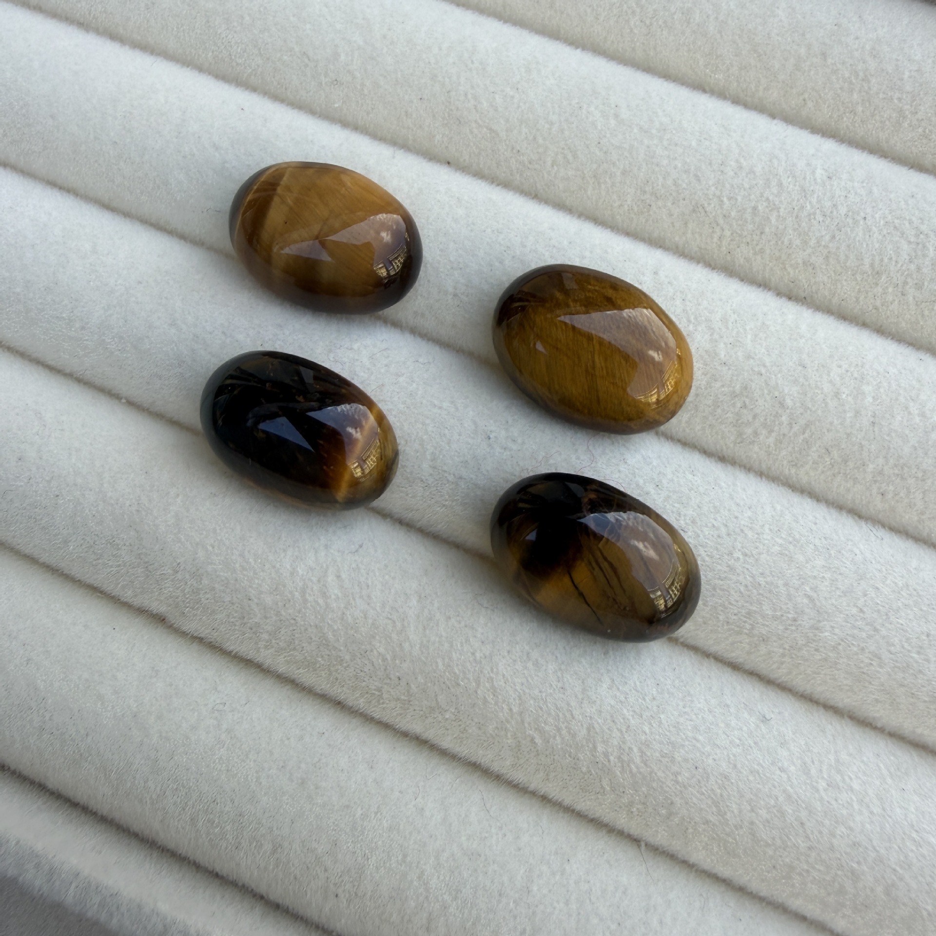 1:Tiger s Eye Stone