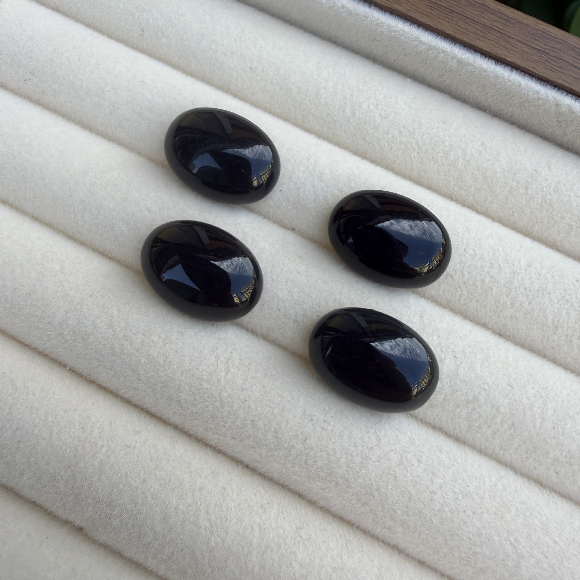 29:Black agate