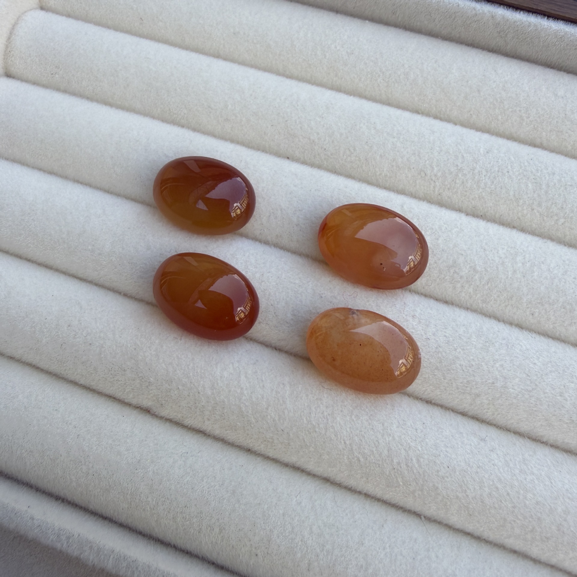 32:Red agate