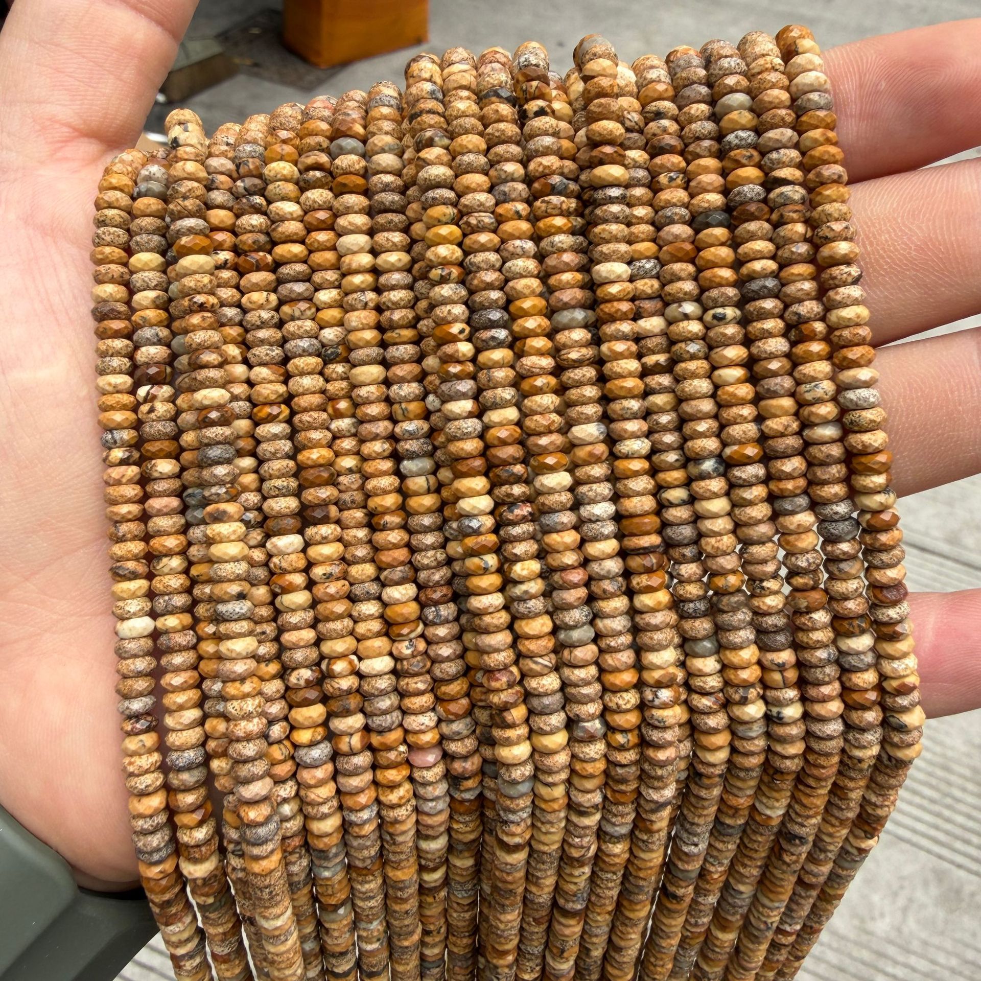 Picture Stone 2x4mm