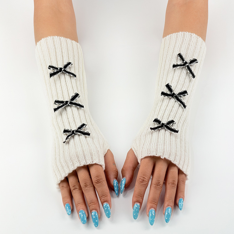 White and black knot