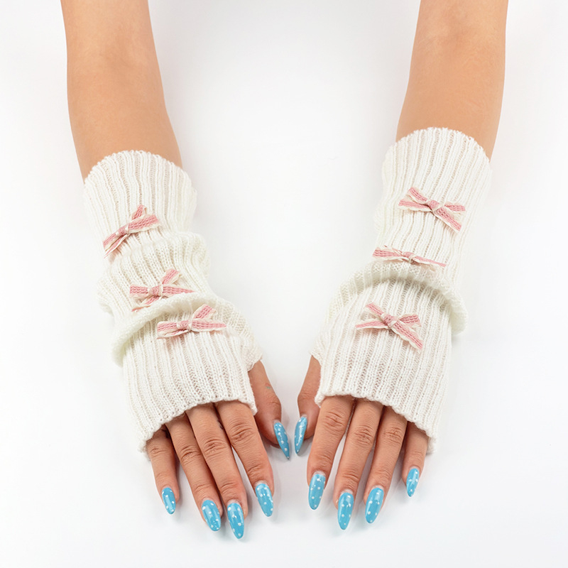 White and pink knots