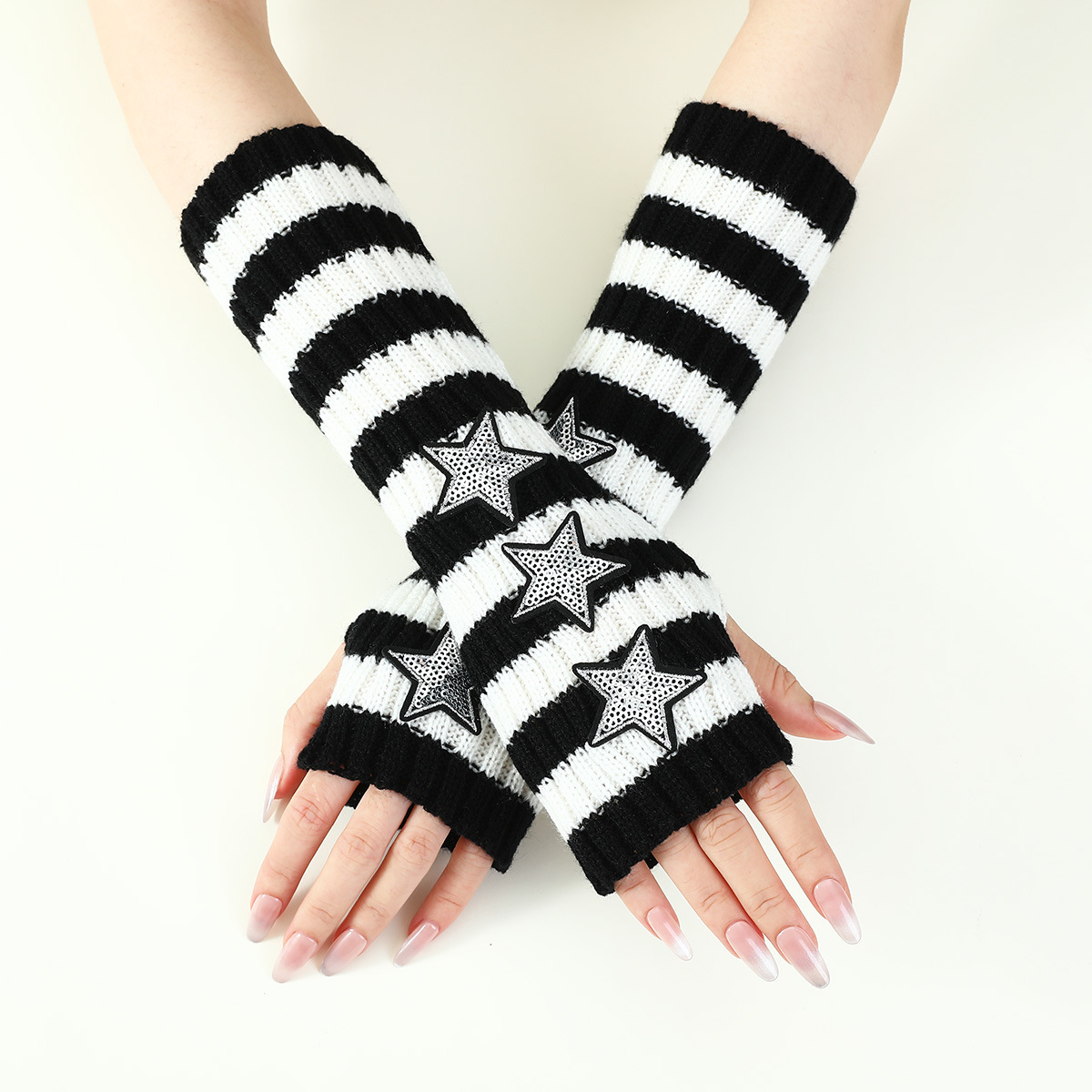 star (white and black)
