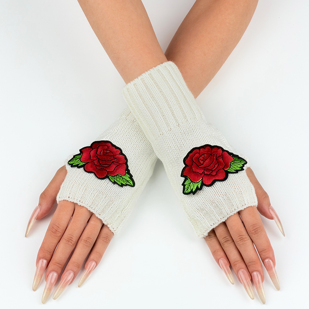 White - 2 rose petals