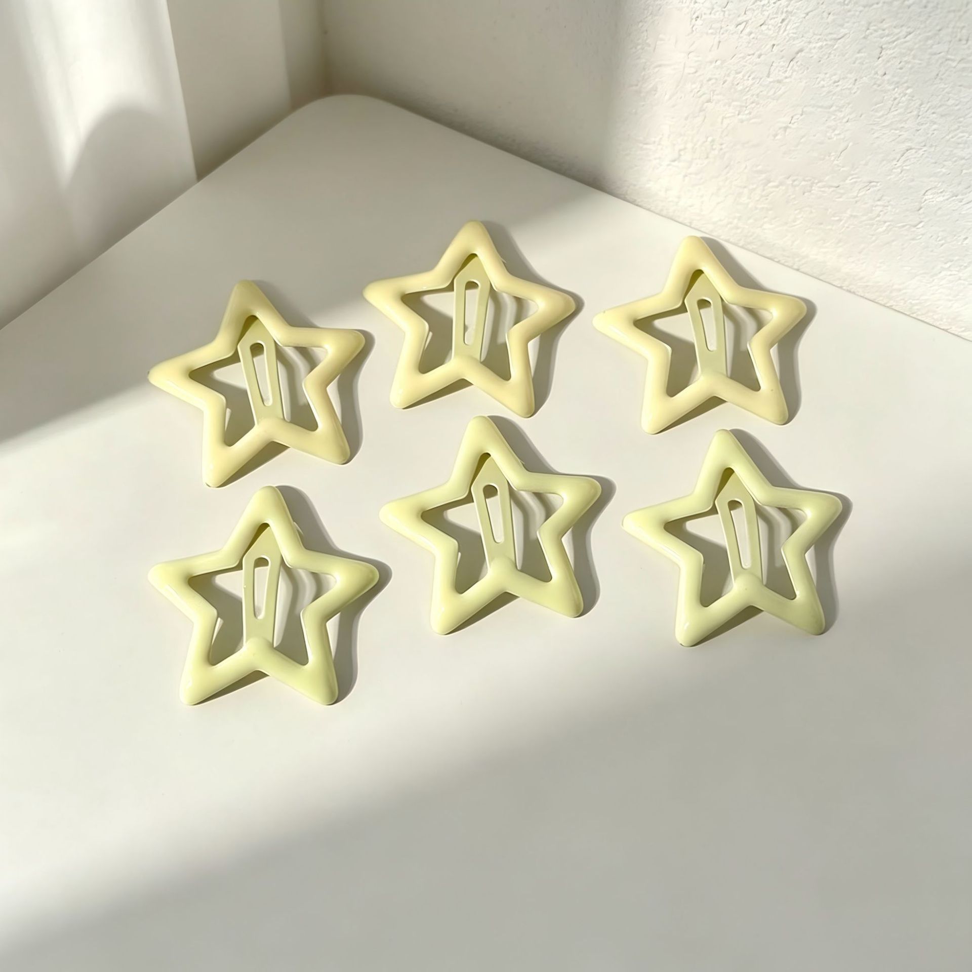 Glossy light yellow 3cm