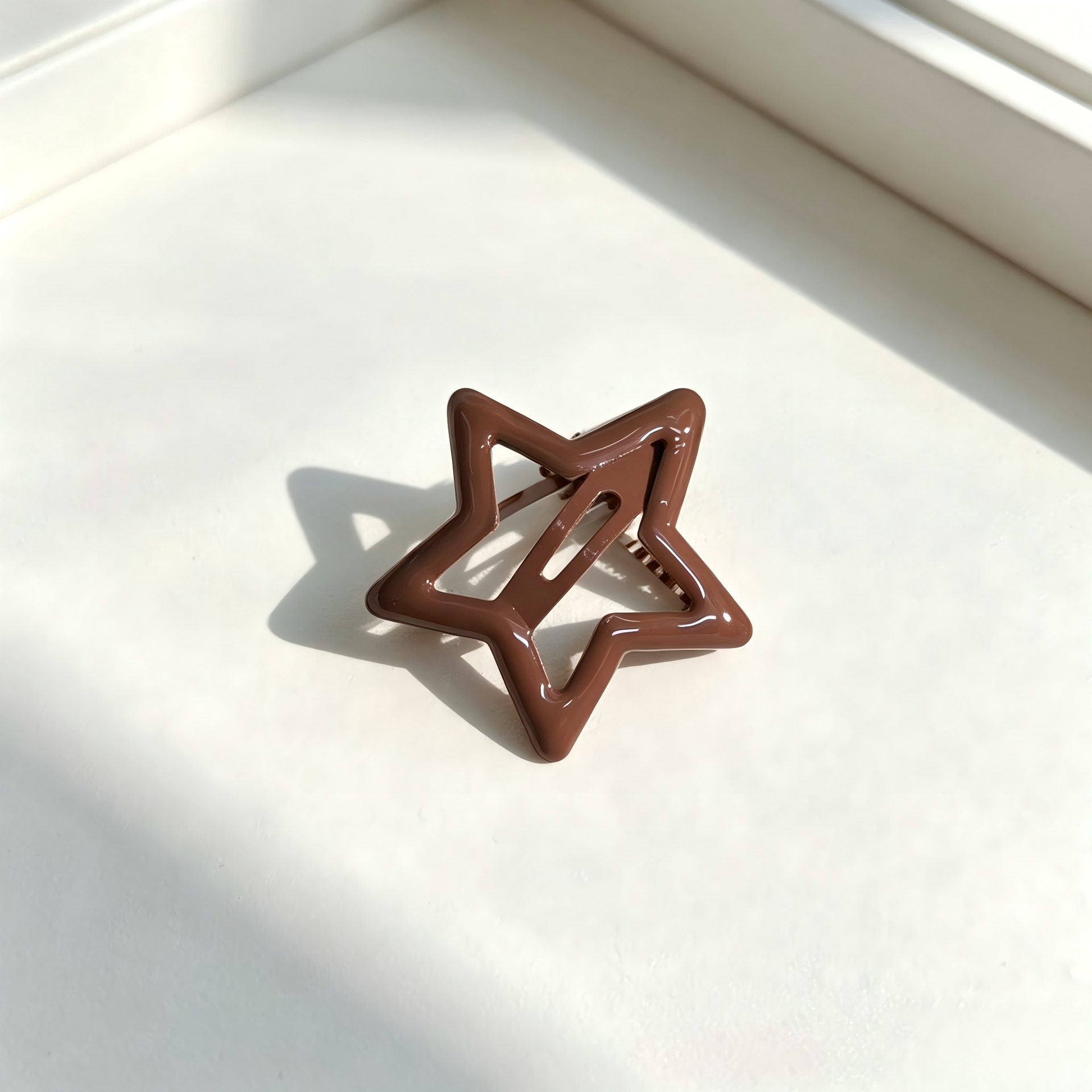 Glossy dark brown 3cm