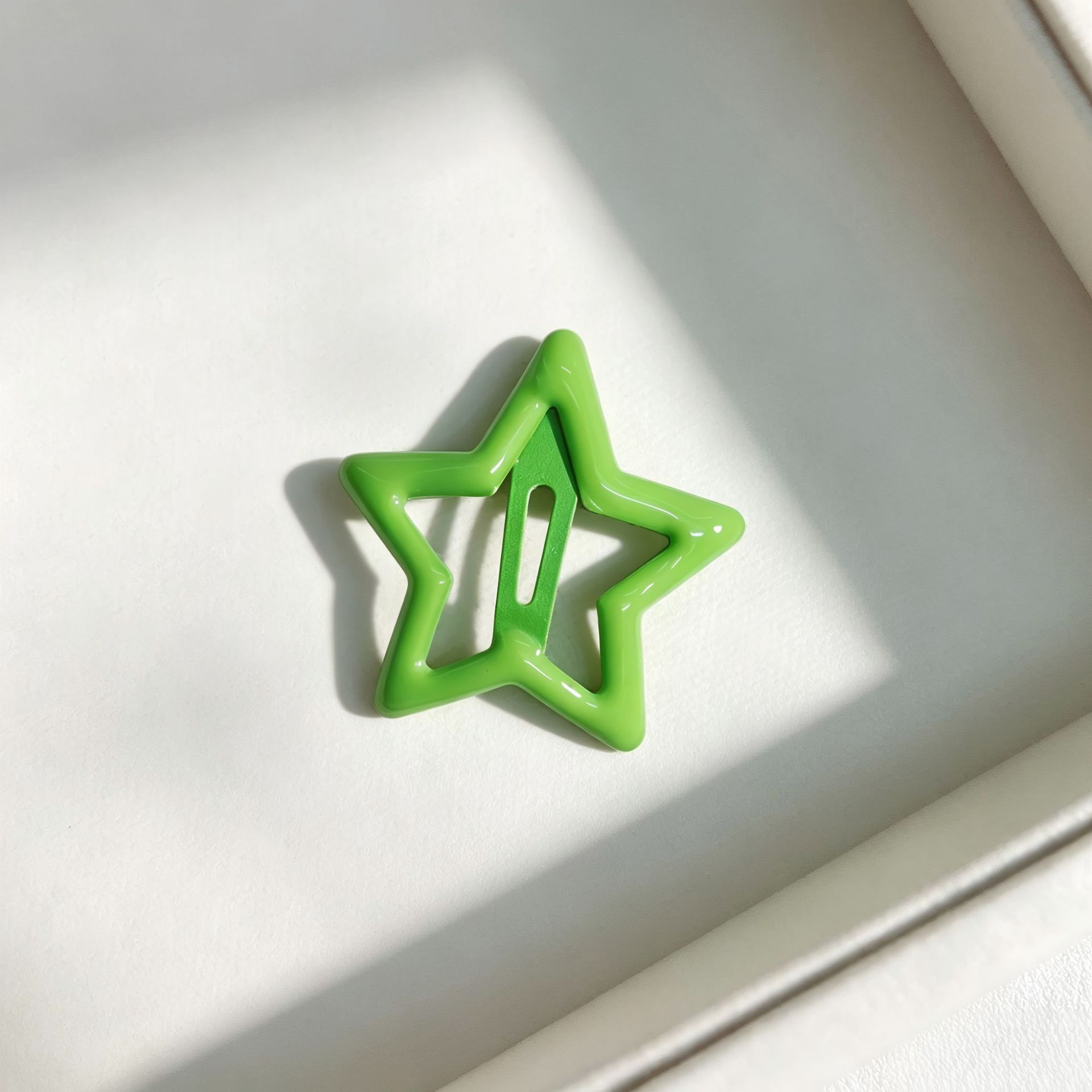 Glossy medium green 3cm