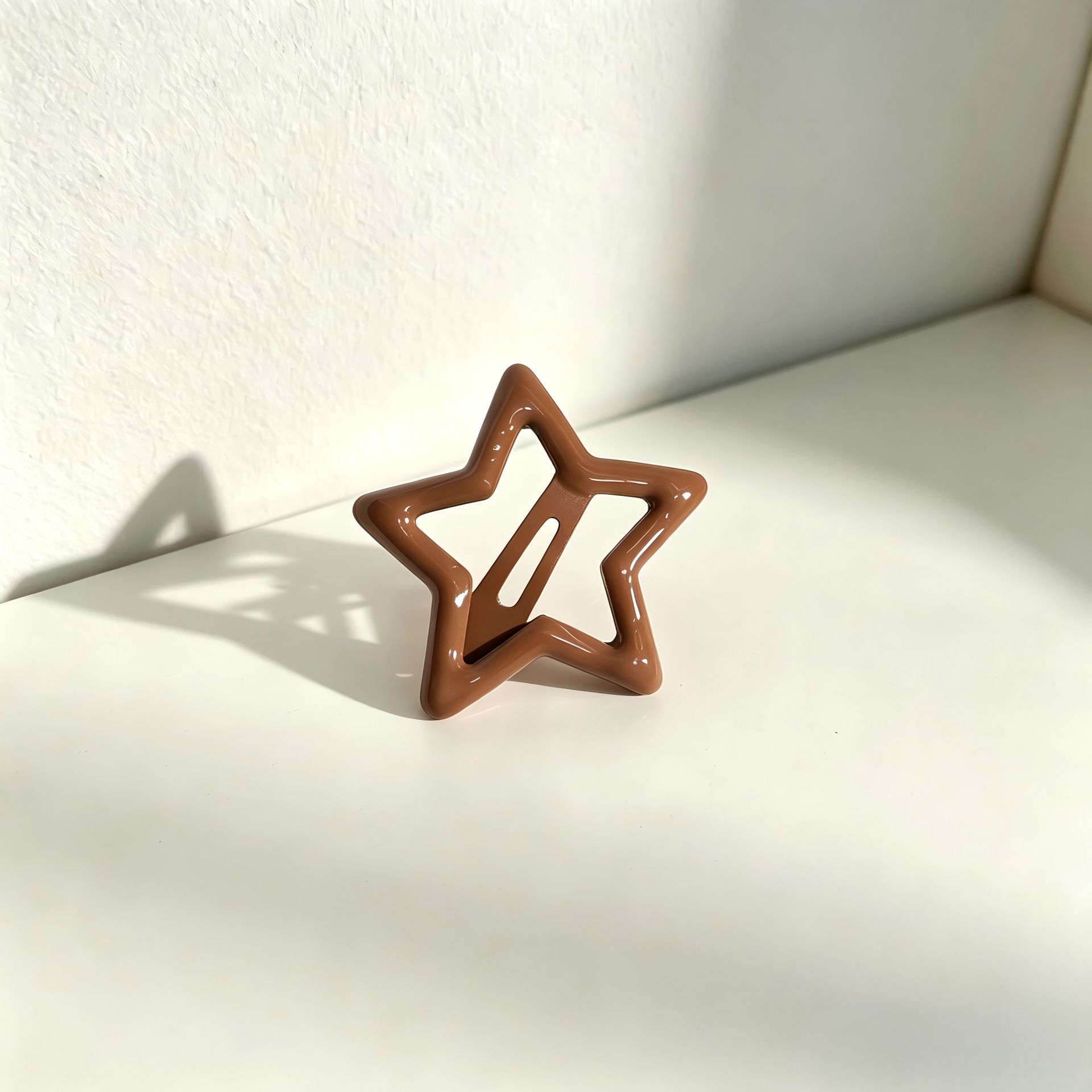 24:Glossy brown