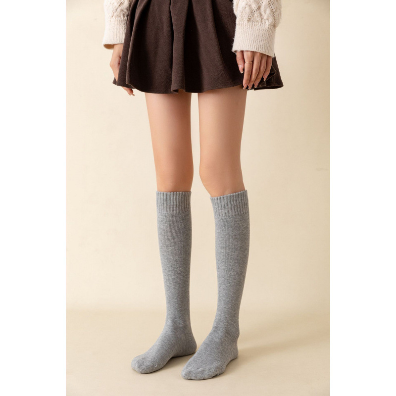 Light gray calf socks
