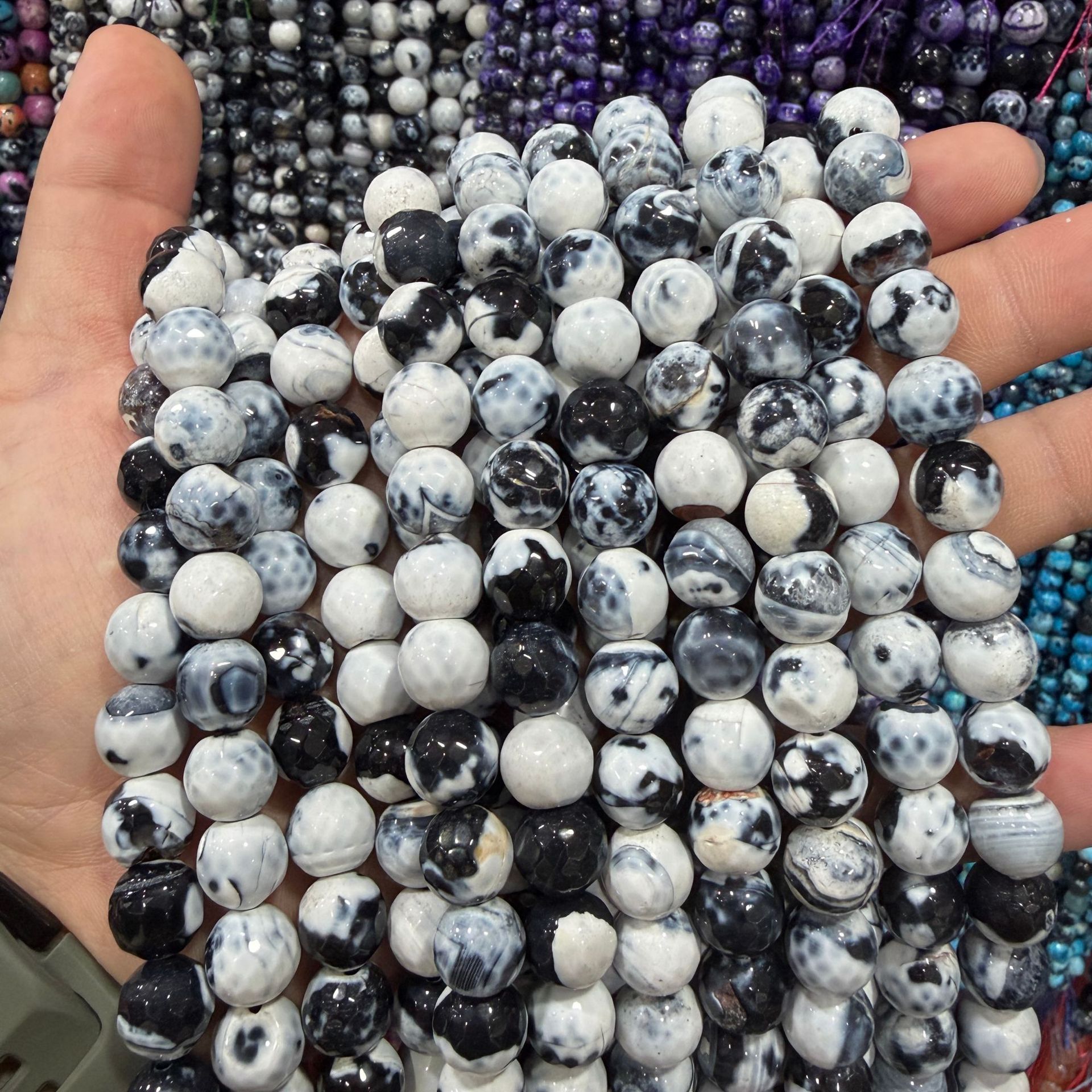Black and white 6mm/60pcs