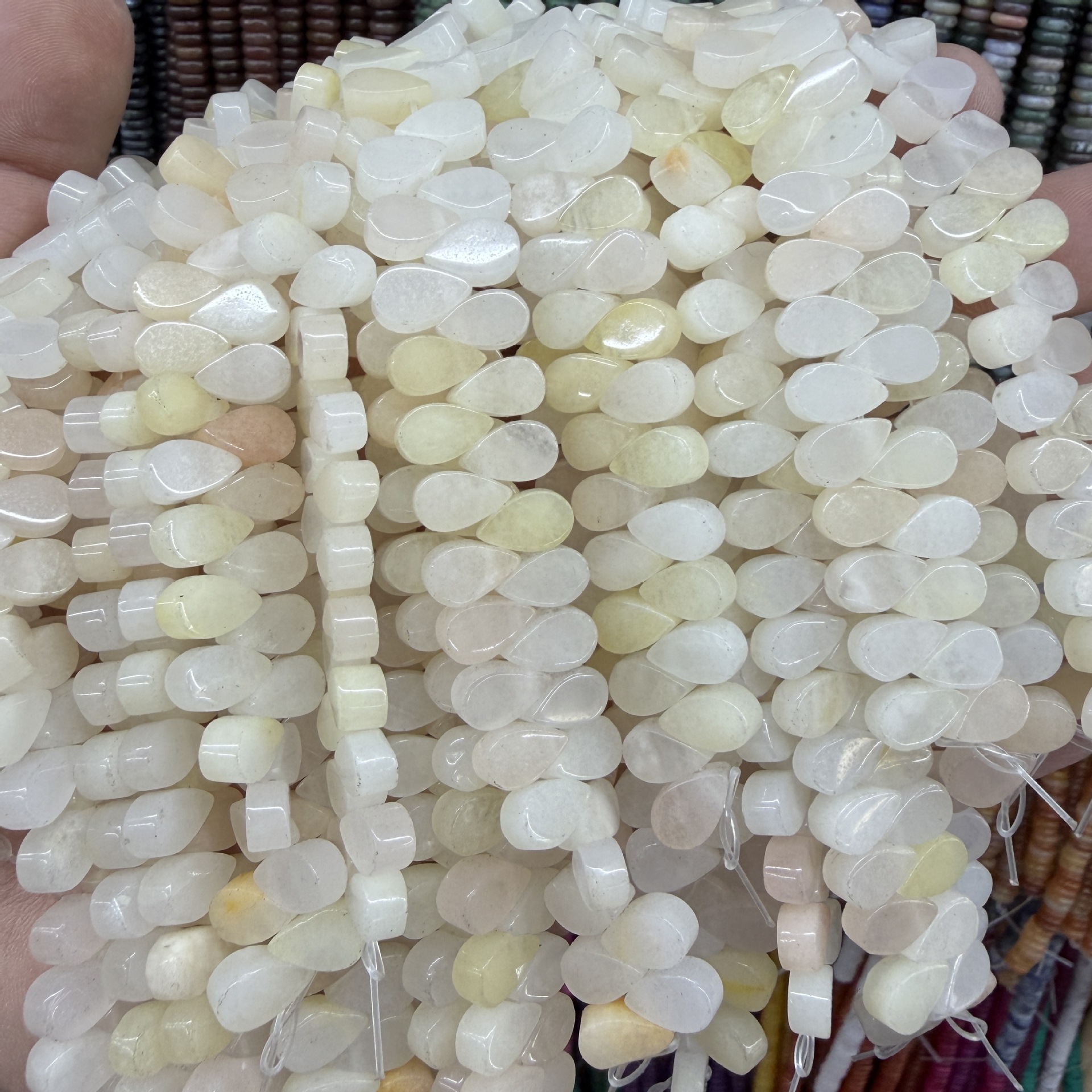 Light yellow jade 5x9mm