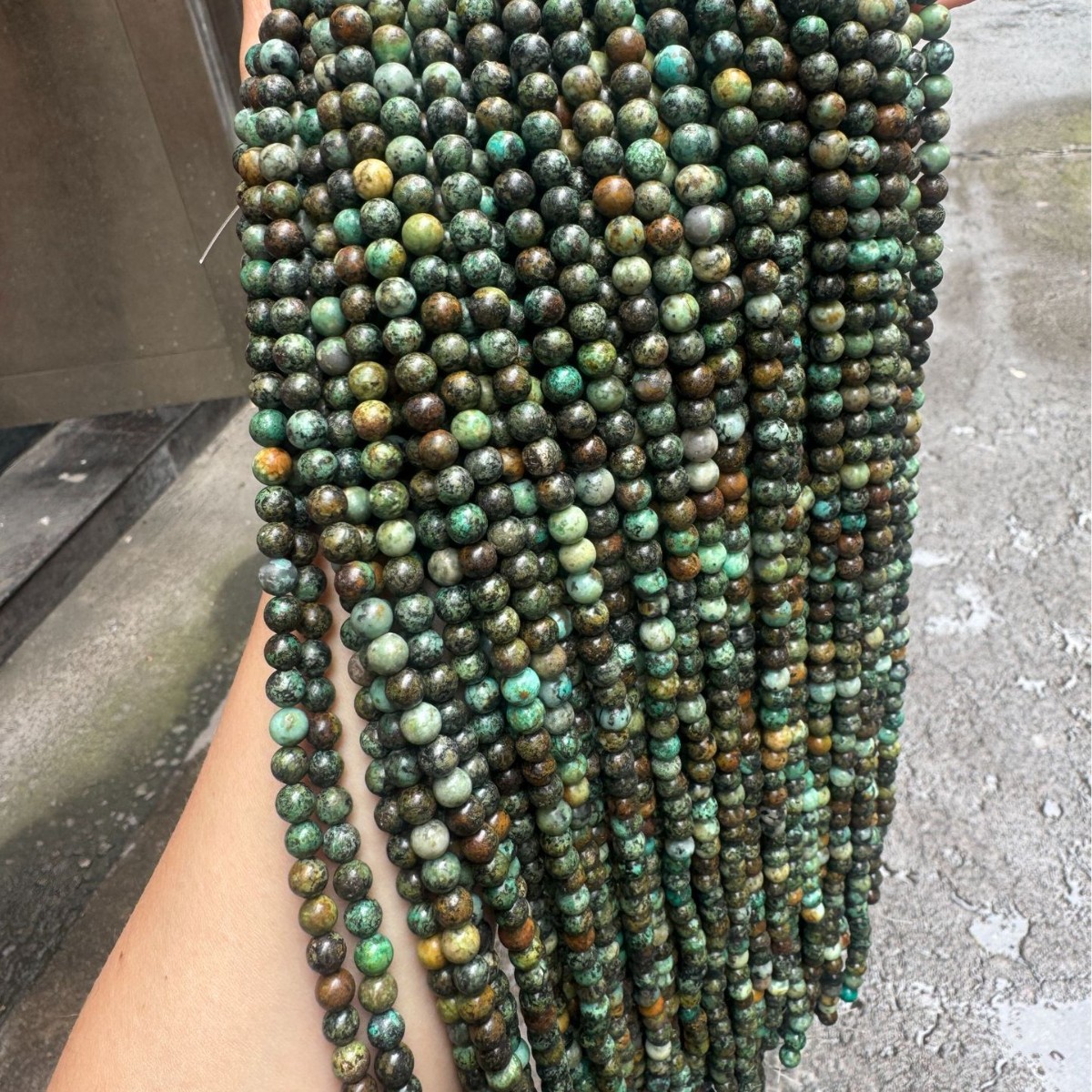Green 4mm (about 90 pieces)