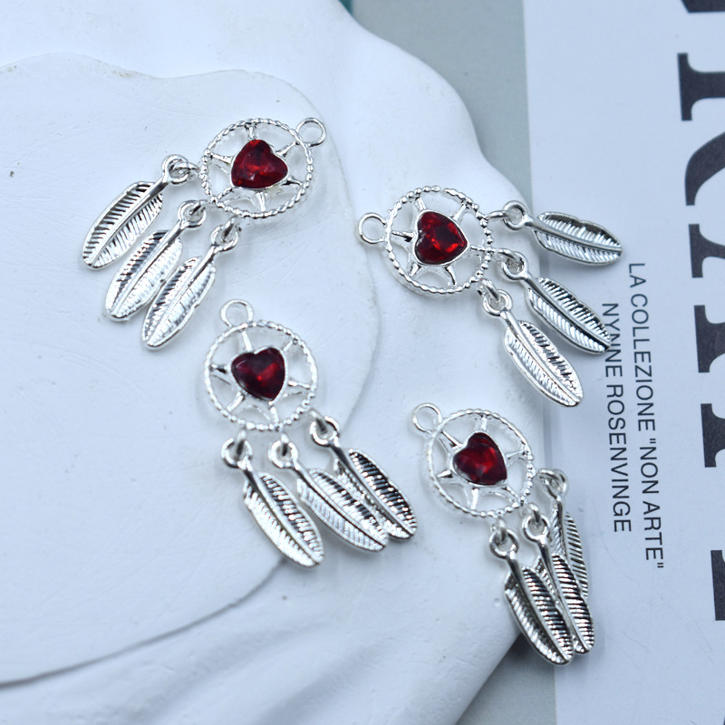 019-1 white and red heart 14*34mm/2.7g