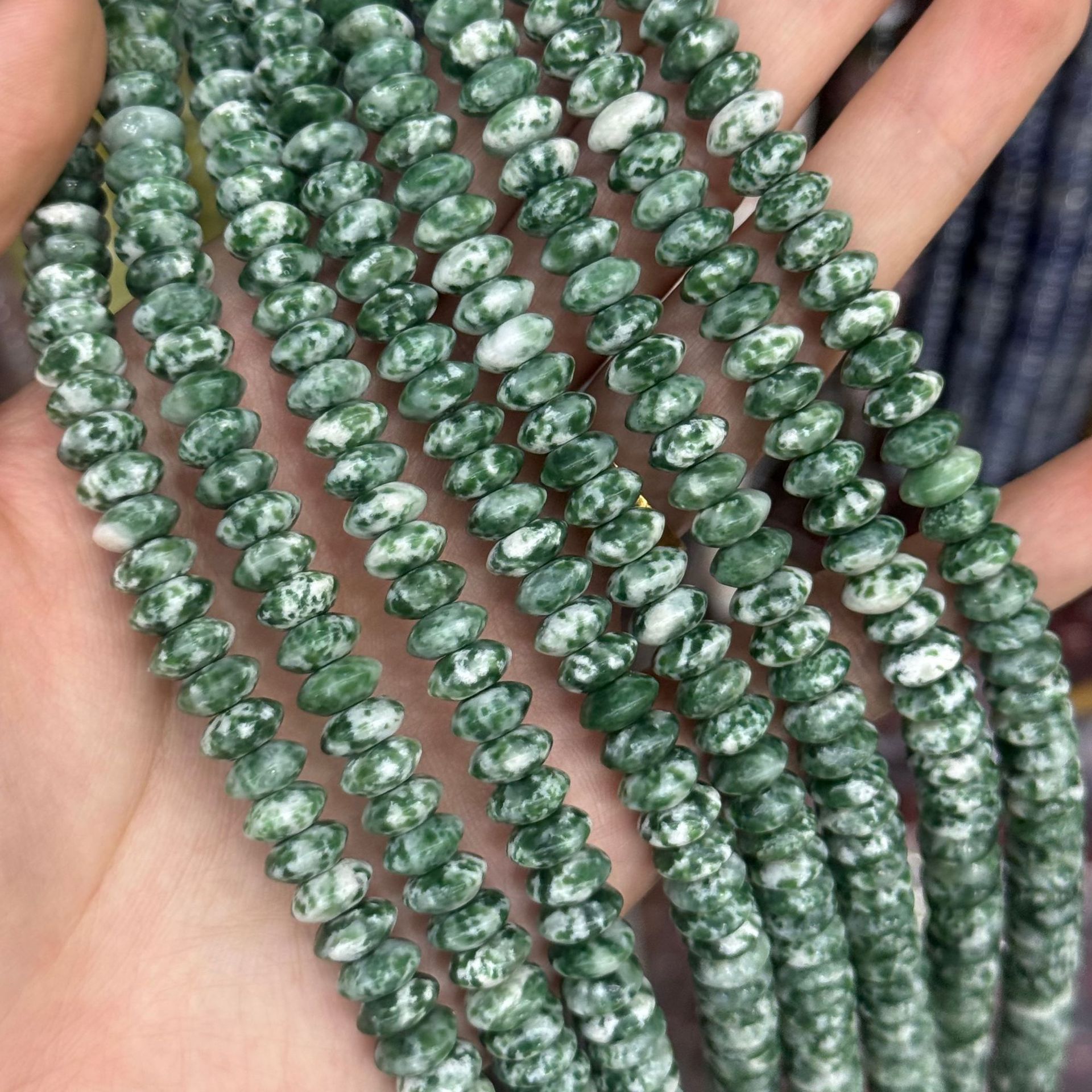 Jade Qinghai 4*8mm