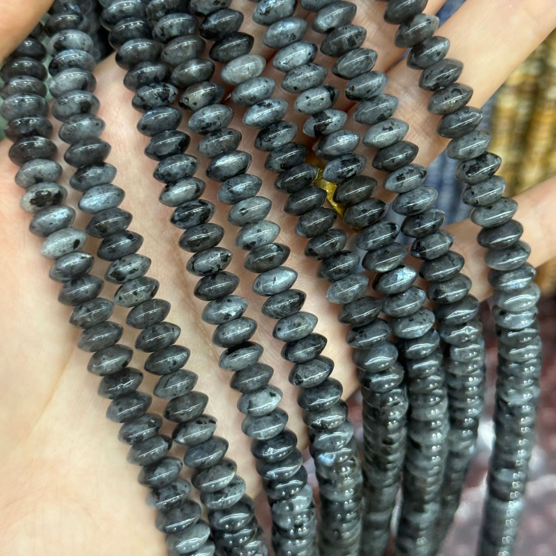 Black Labradorite 4*8mm