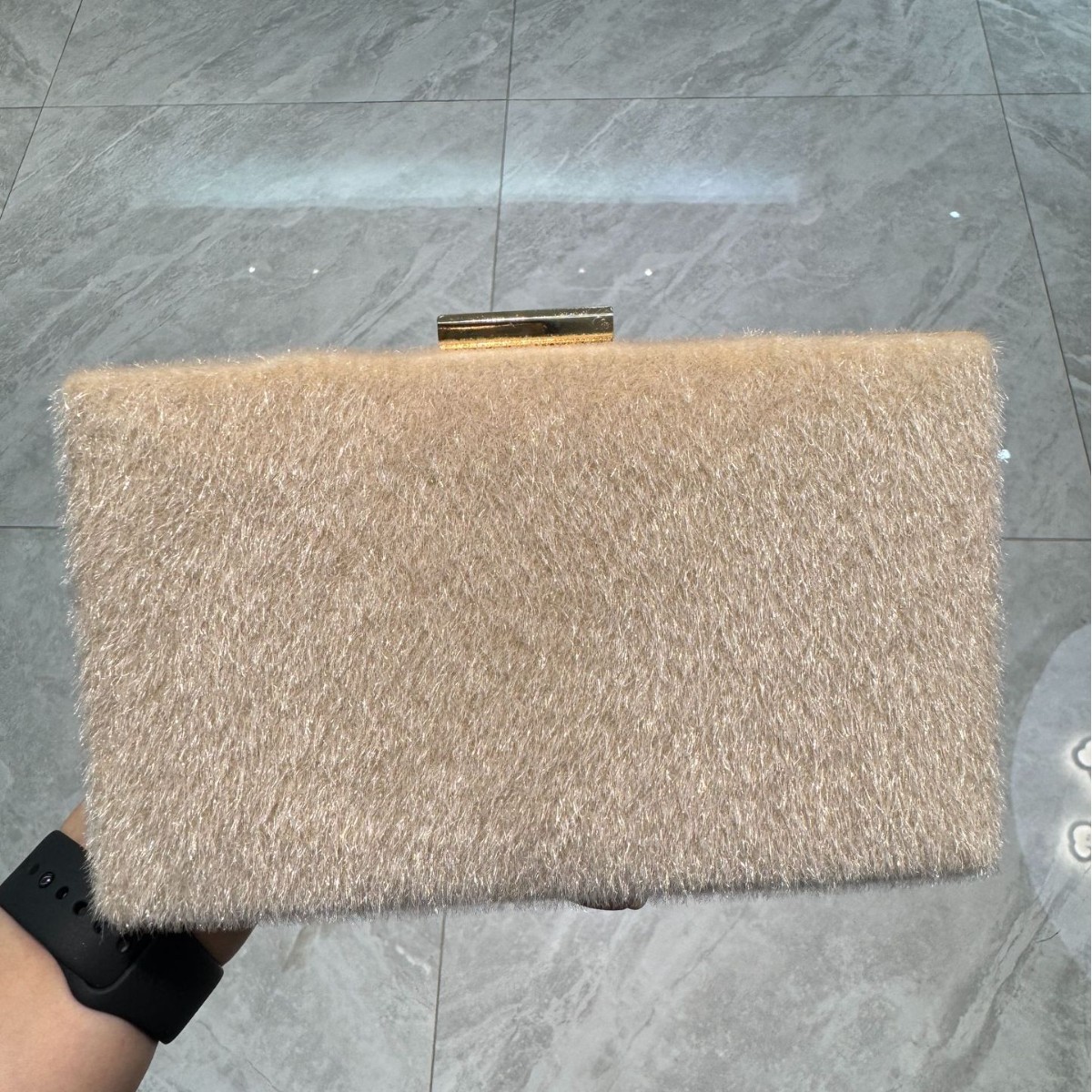 Champagne color