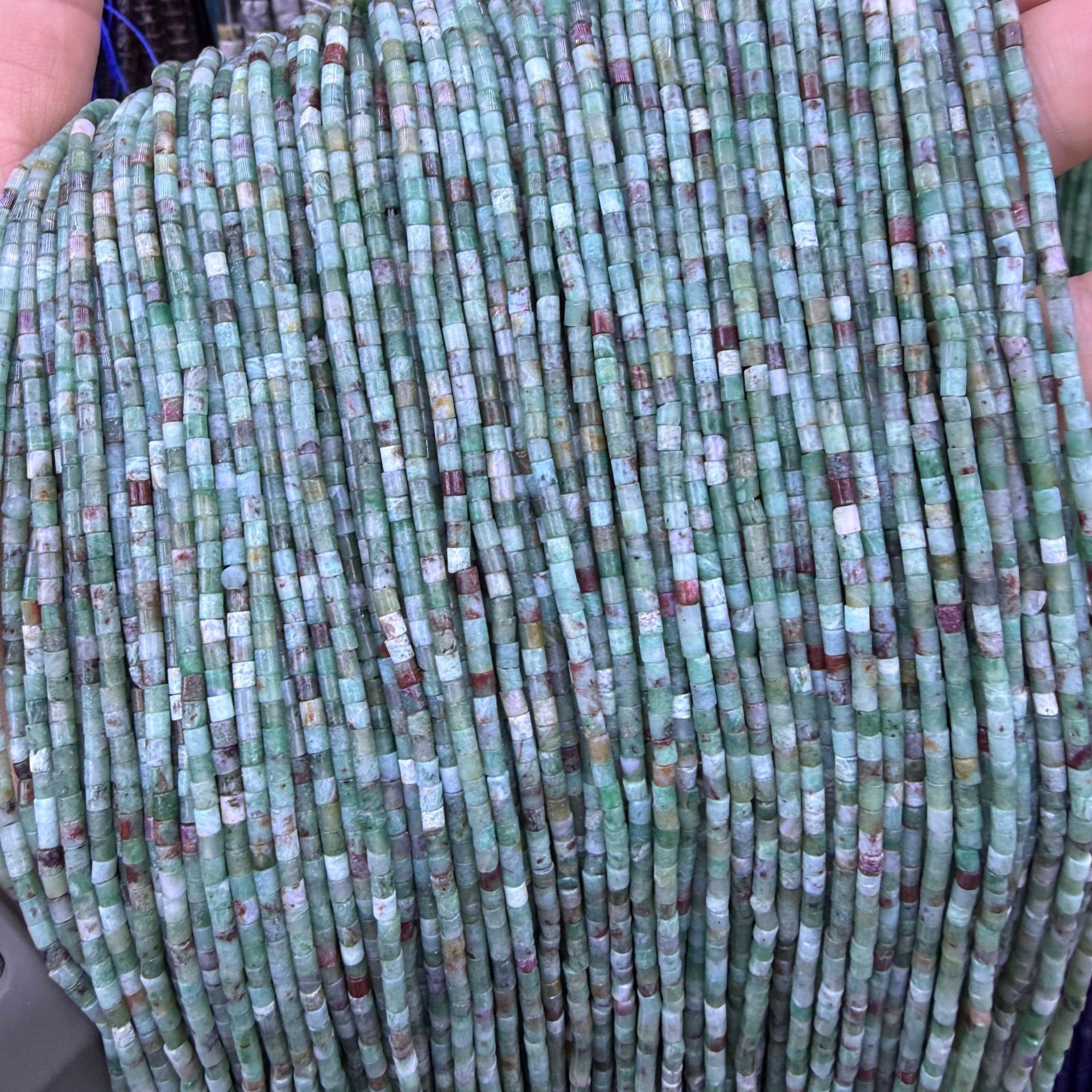 Chrysoprase 2x2mm