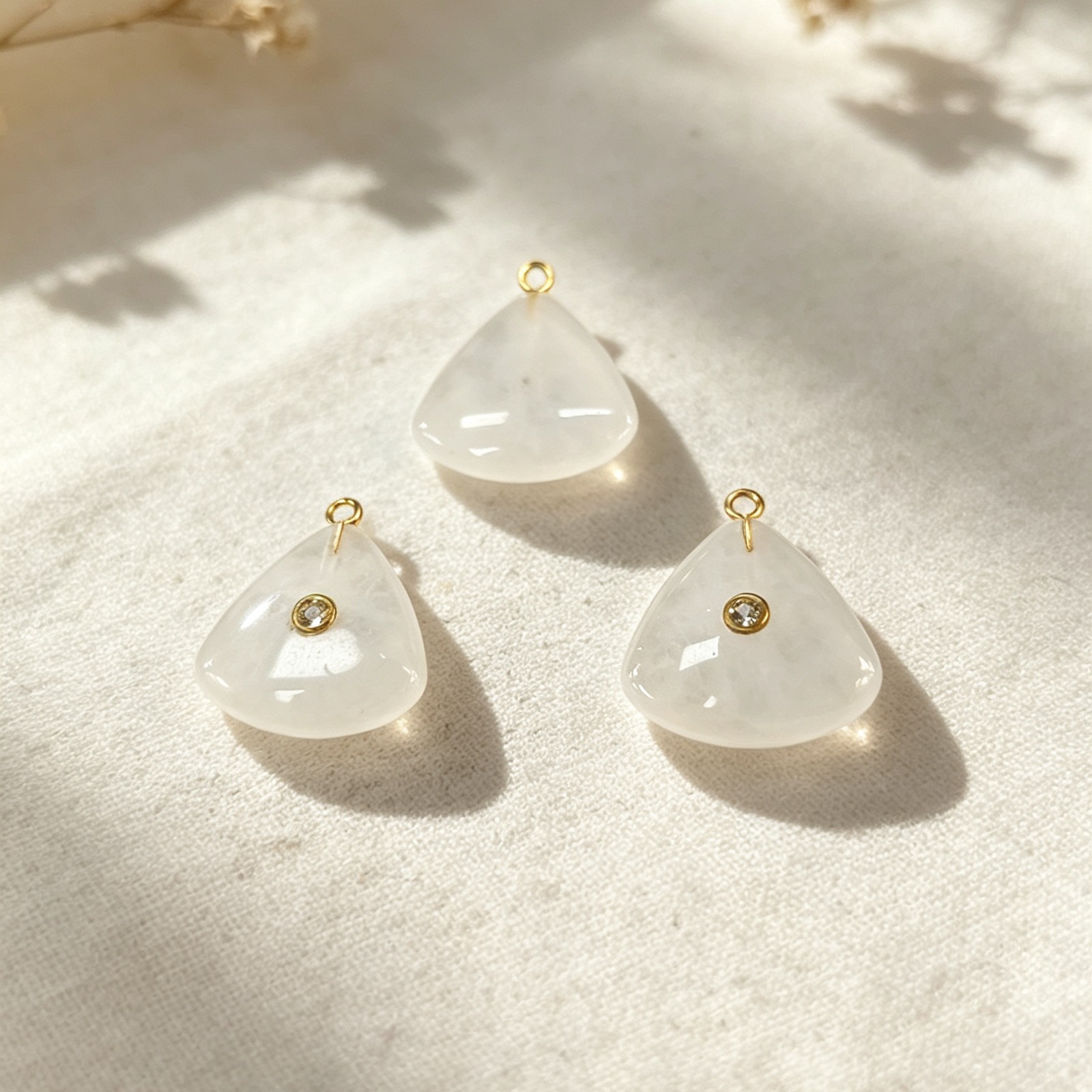 3:White crystal