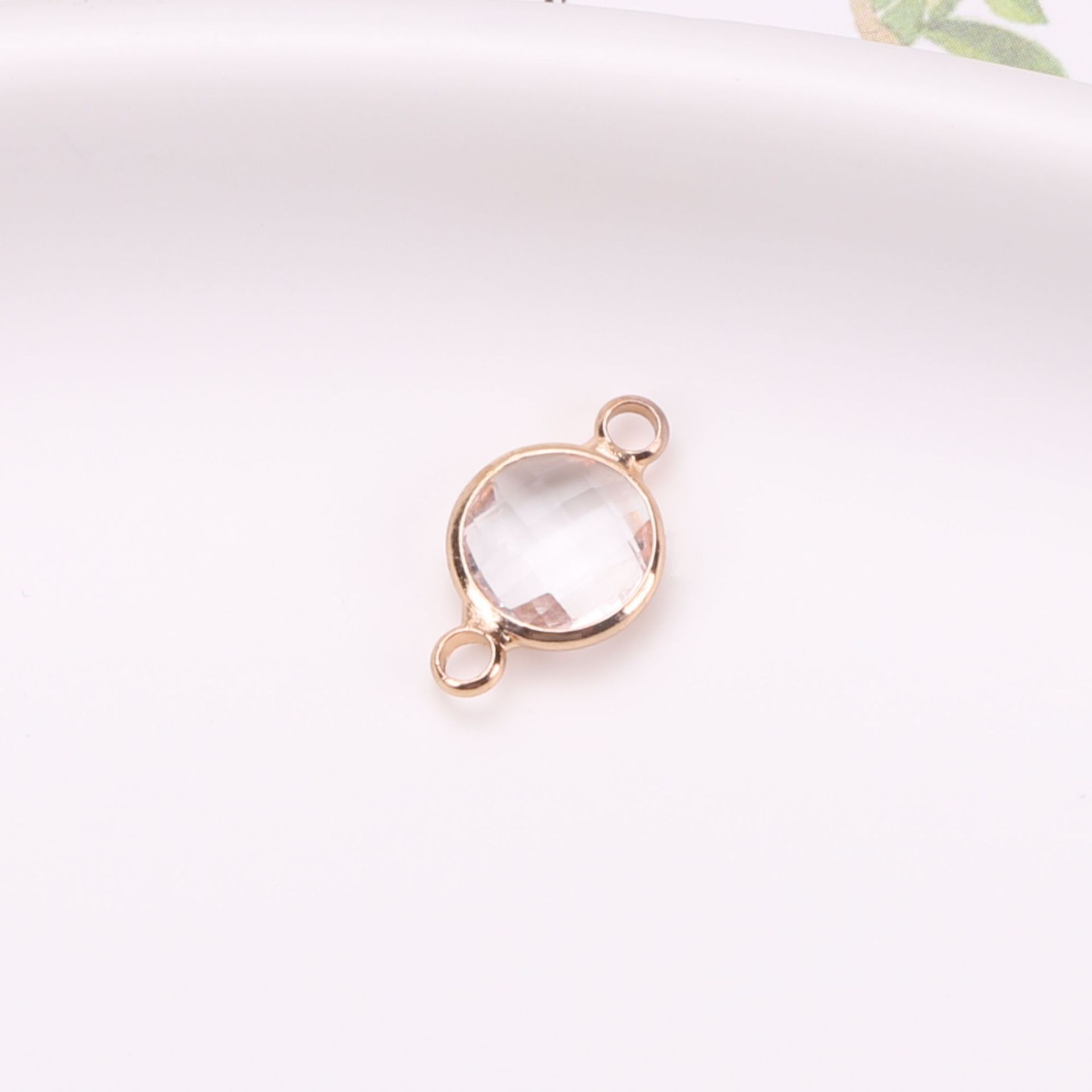 4:April (white)