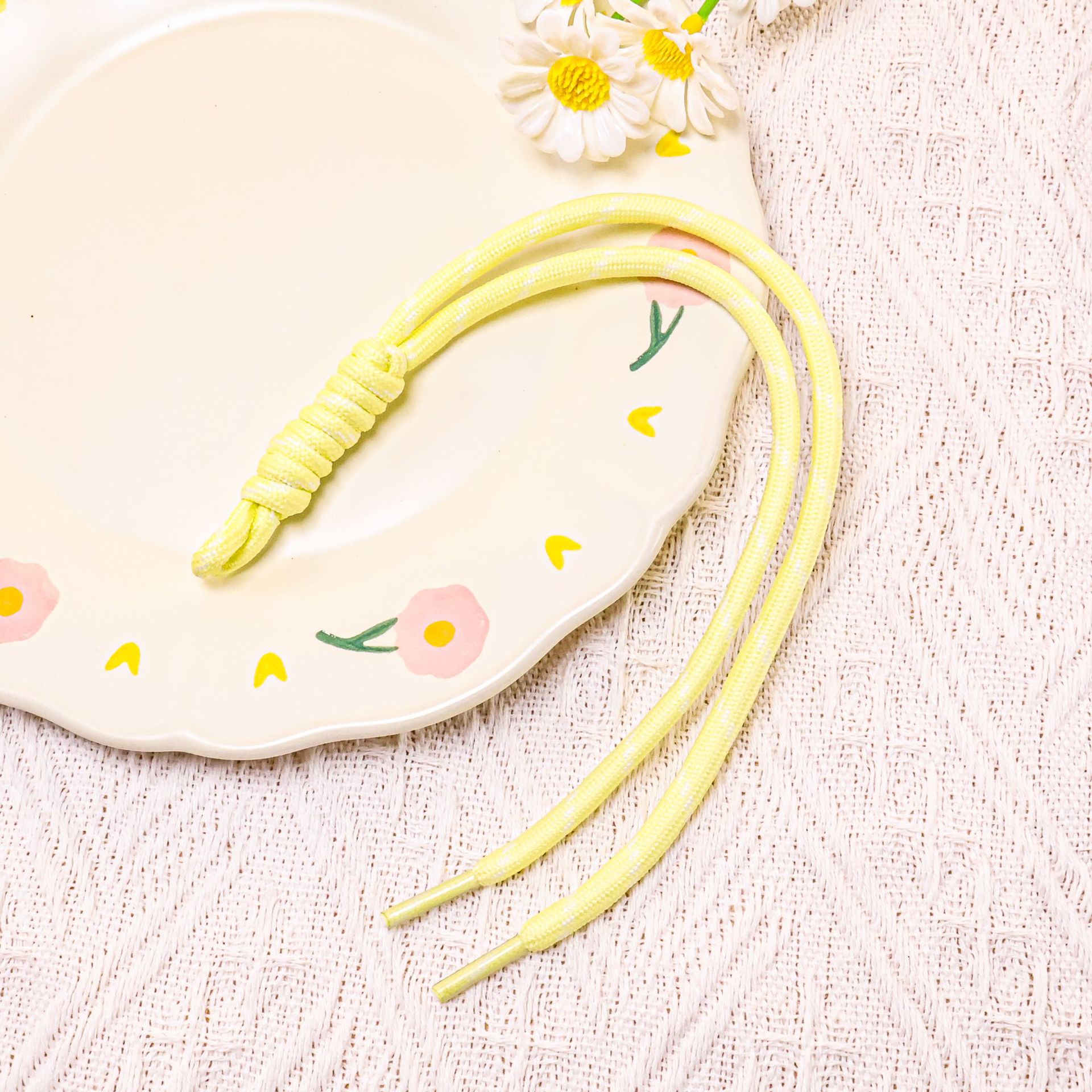 12:Light Yellow